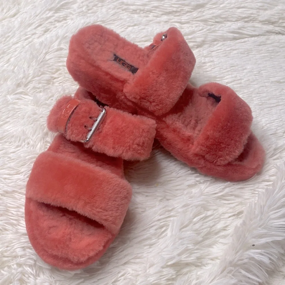 Ugg Platform Coral Colored Fuzzy Slip-On Buckle Sandals Size 8